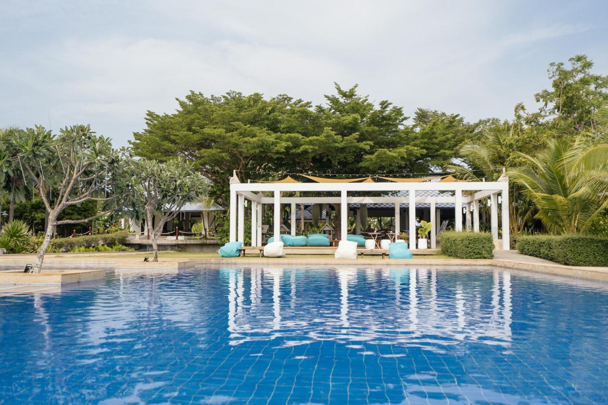 Sirarun Resort Ban Krut  Exterior photo