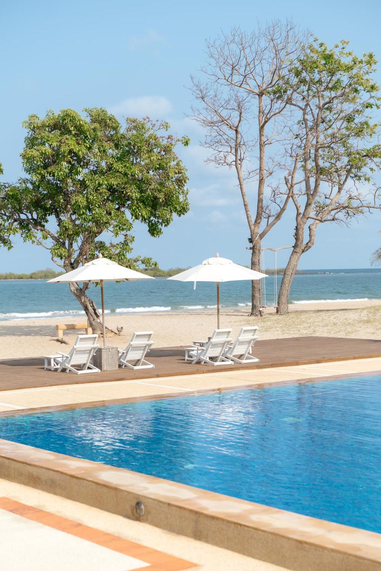 Sirarun Resort Ban Krut  Exterior photo