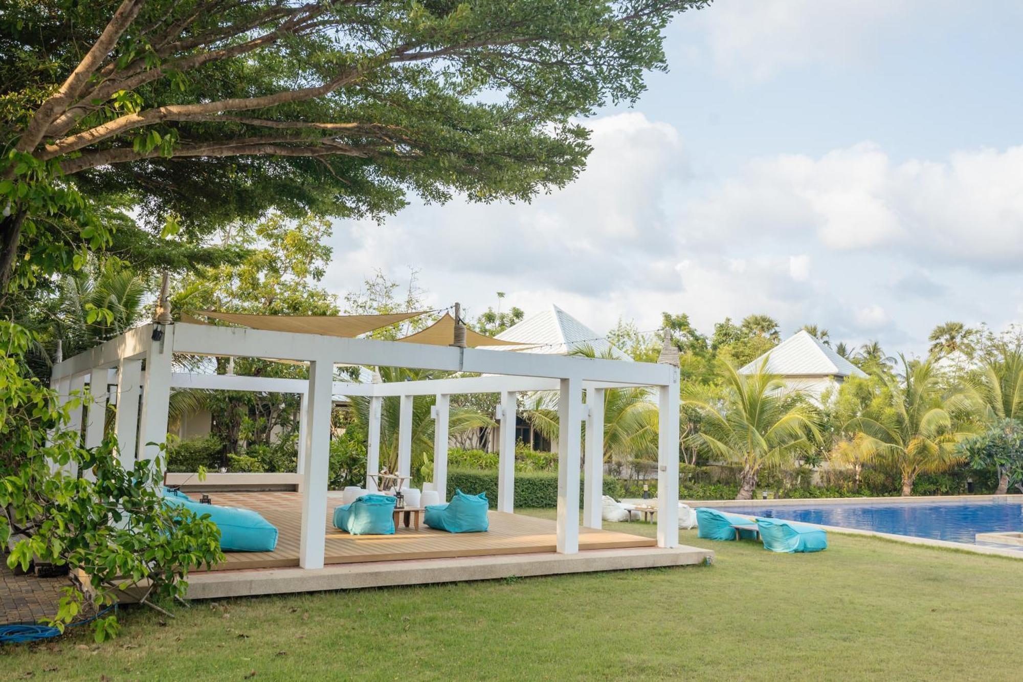 Sirarun Resort Ban Krut  Exterior photo