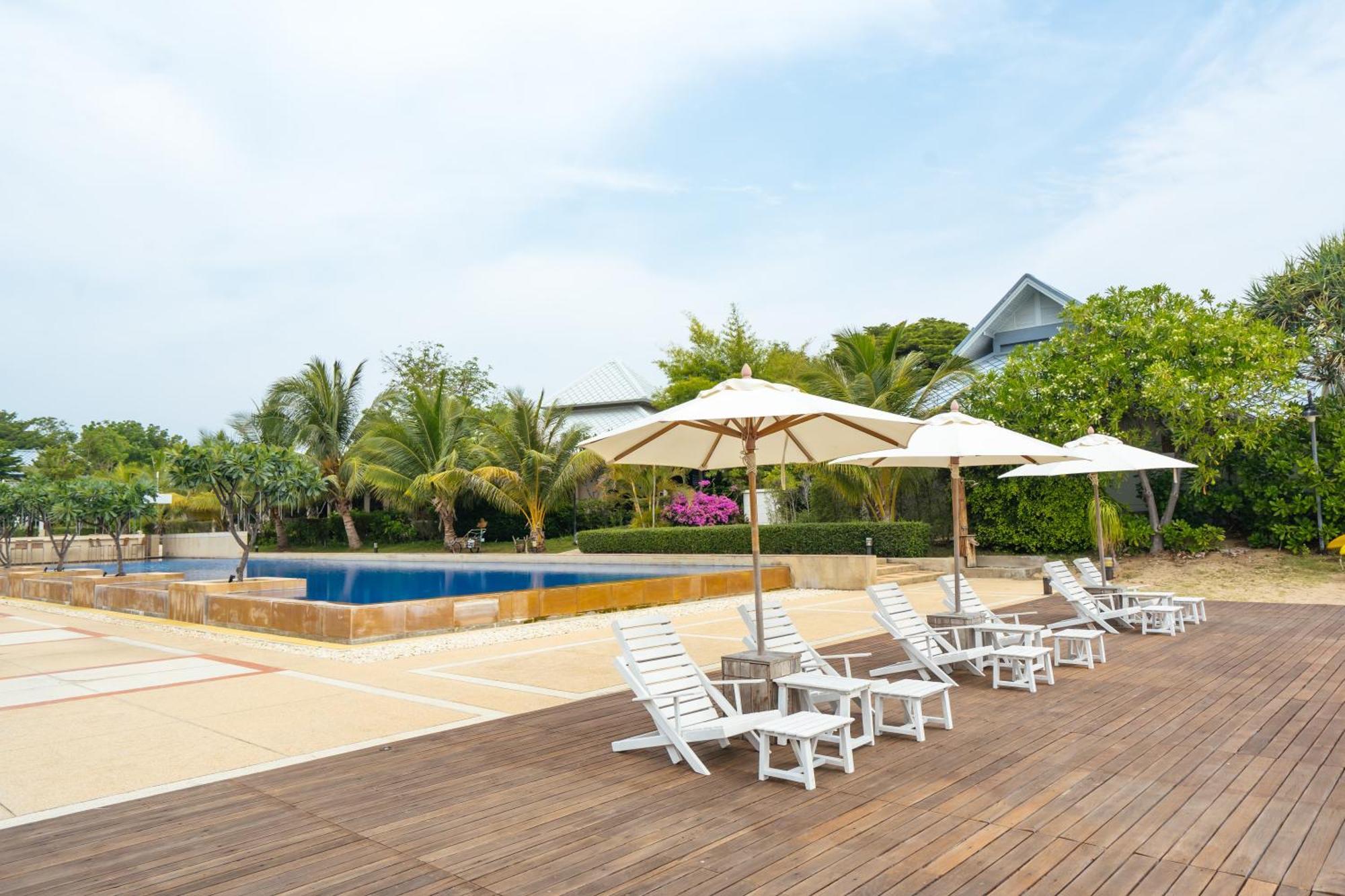 Sirarun Resort Ban Krut  Exterior photo