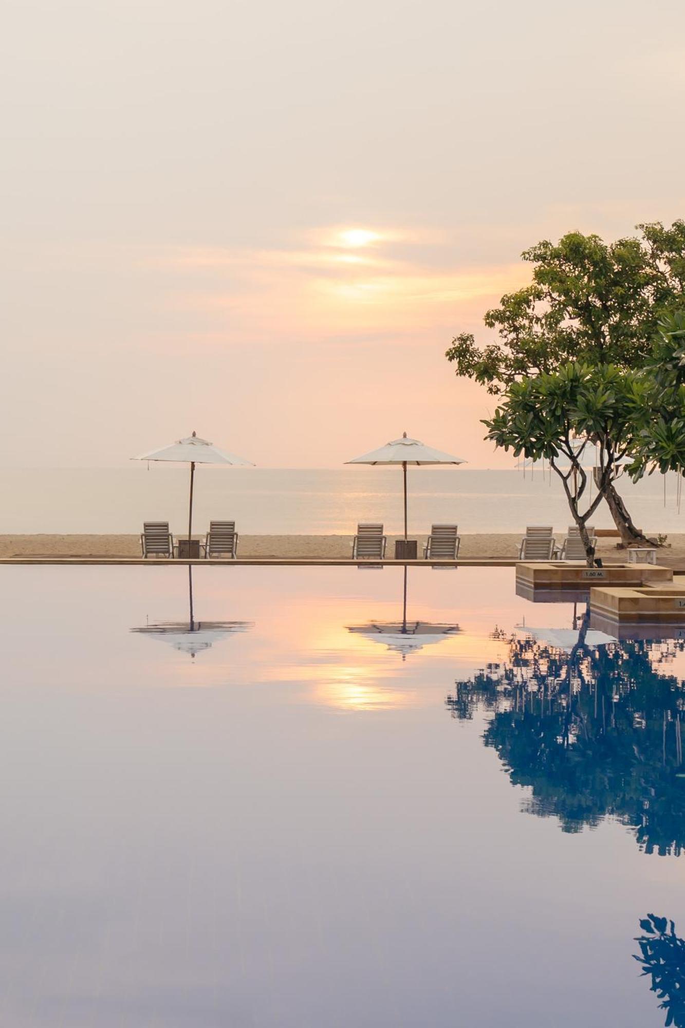 Sirarun Resort Ban Krut  Exterior photo